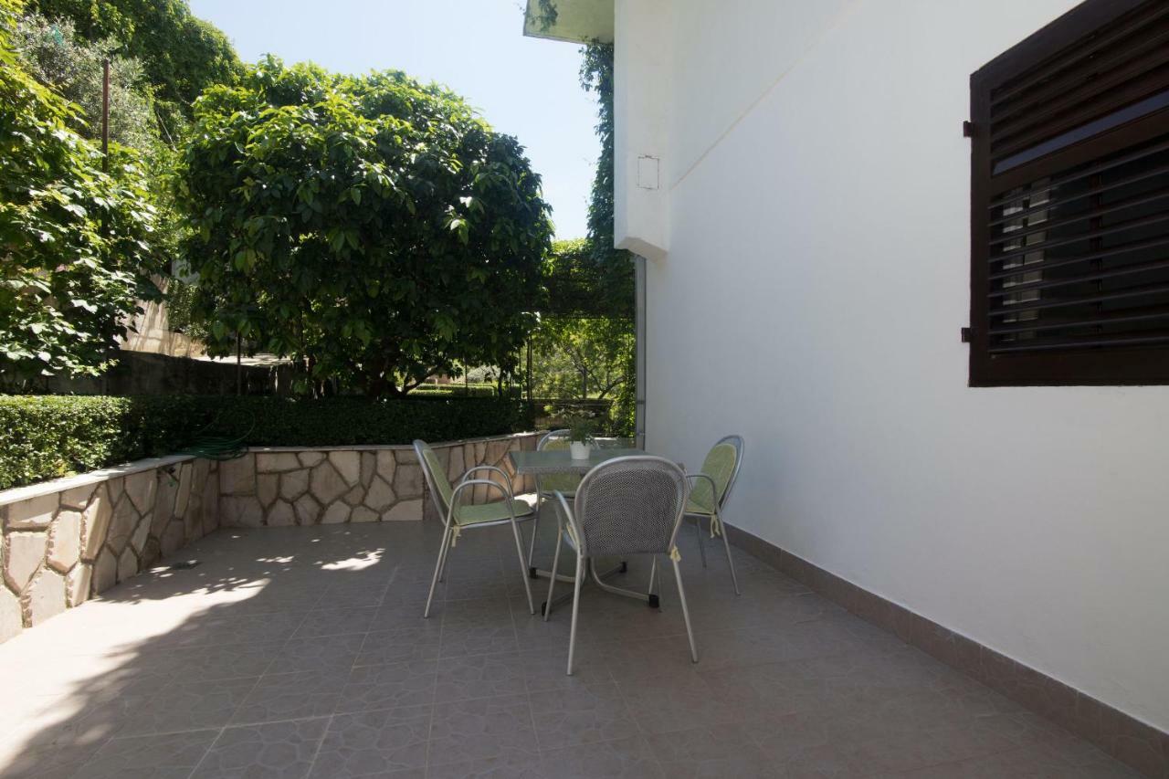 Apartments Jelka Jelsa  Exterior foto